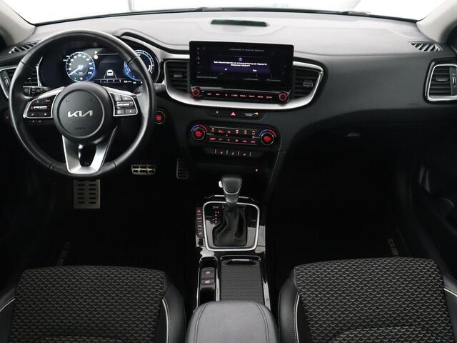KIA CEE D Ceed Sportswagon 1.6 GDI PHEV ExecutiveLine | Automaat | Camera | Cruise control | Climate control | LMV 17 inch | LED | Stuurverwarming | Stoelverwarming | Lane assist | Navigatie