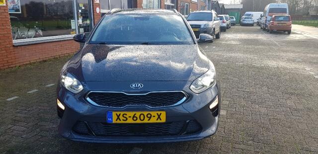 KIA CEE D 1.4 T-GDi ExecutiveL