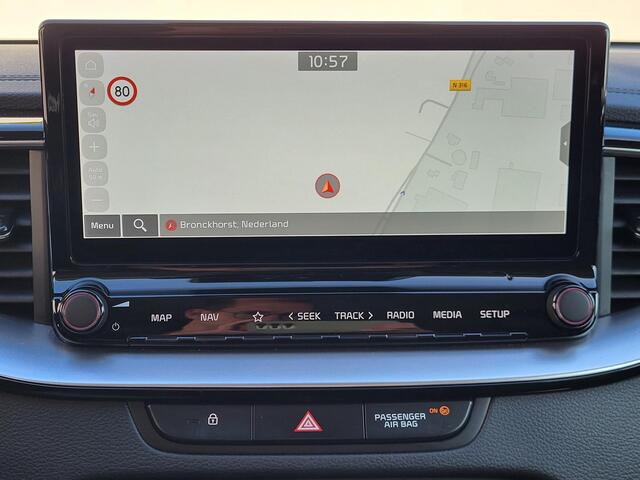 KIA CEE D Ceed Sportswagon 1.6 GDI PHEV ExecutiveLine Automaat / Dealer onderhouden / All season banden / Trekgewicht 1.300 kg / Lederen bekleding / Navigatie / Camera / Achterbank-, voorstoel- en stuurwielverwarming / geventileerde voorstoelen / Apple Carplay / An