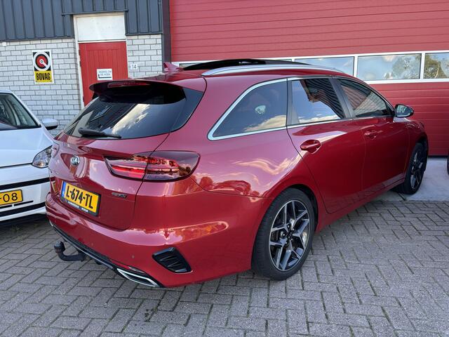 KIA CEE D Ceed Sportswagon 1.0 T-GDi GT-Line TREKHAAK / PANORAMADAK / FULL LED / KEYLESS / GR NAVI / CAMERA / CARPLAY / STOELVERW / STUURVERW / NL-AUTO
