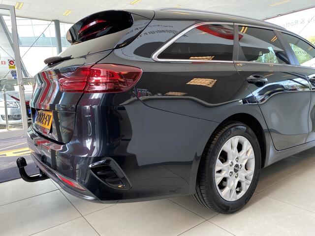 KIA CEE D Ceed Sportswagon 1.0 T-GDi MHEV DynamicPlusLine,NL Auto,1e Eigenaar 100% Onderhouden,Automaat,Navigatie,Achteruitrijcamera,Spraakbediening,Trekhaak,Keyless,Climate&Cruisecontrol Adaptief,Telefoonlader,Stoel&Stuurverwarming,16 Inch Lmv