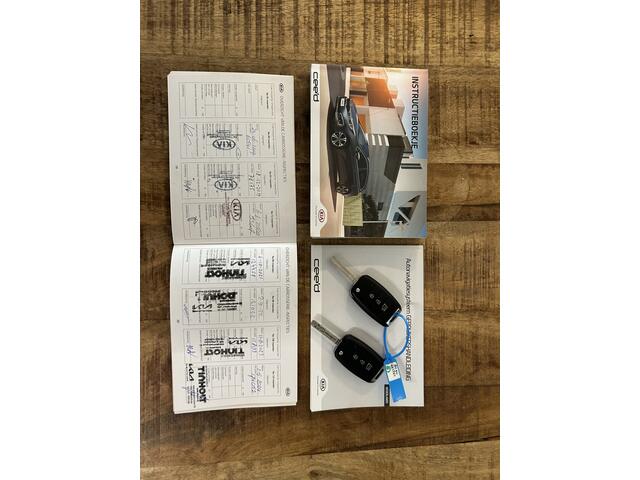 KIA CEE D cee'd Sportswagon 1.6 GDI First Edition navi/camera airco/ecc apk