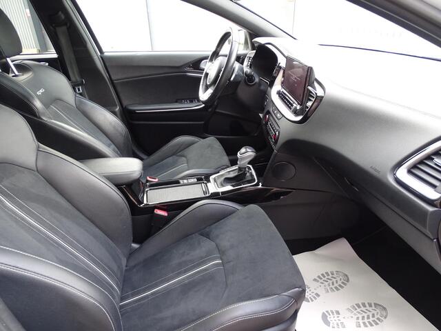 KIA CEE D Ceed Sportswagon 1.5 T-GDi GT-Line AUTOMAAT| PANORAMADAK| NAVIGATIE| CAMERA| DODE-HOEK DETECTIE| AIRCO/ECC| CRUISECONTROL| PARKEERSENSOREN