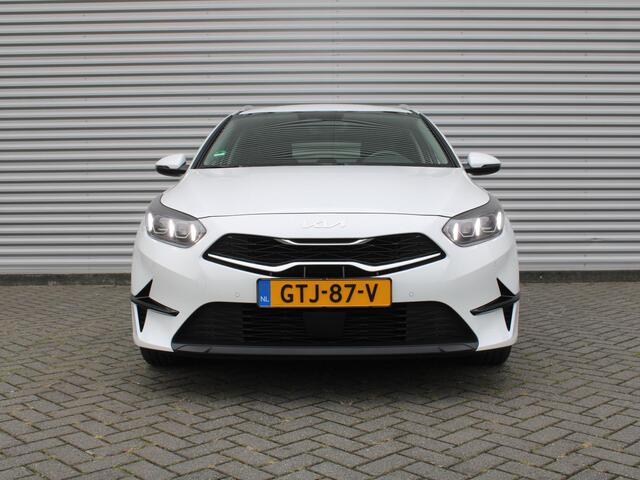 KIA CEE D Ceed Sportswagon 1.5 T-GDi DynamicPlusLine | Stoel- & stuurverwarming | Camera | Clima | Cruise | LED | Navi | Elek. achterklep | 16" LM |