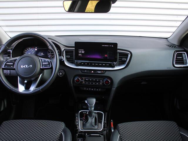 KIA CEE D Ceed Sportswagon 1.5 T-GDi DynamicPlusLine | Stoel- & stuurverwarming | Camera | Clima | Cruise | LED | Navi | Elek. achterklep | 16" LM |