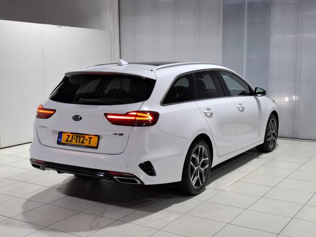 KIA CEE D Ceed Sportswagon 1.0 T-GDi GT-Line Stoel en stuur verwarming, schuif / kantel dak, Navigatie, Camera.