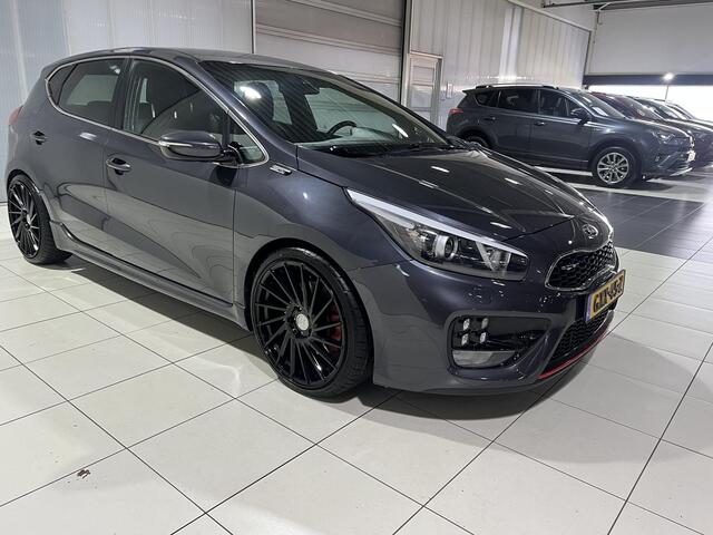 KIA CEE D cee'd 1.6 T-GDi GT 204 PK, 19 inch, Navigatie, Camera.