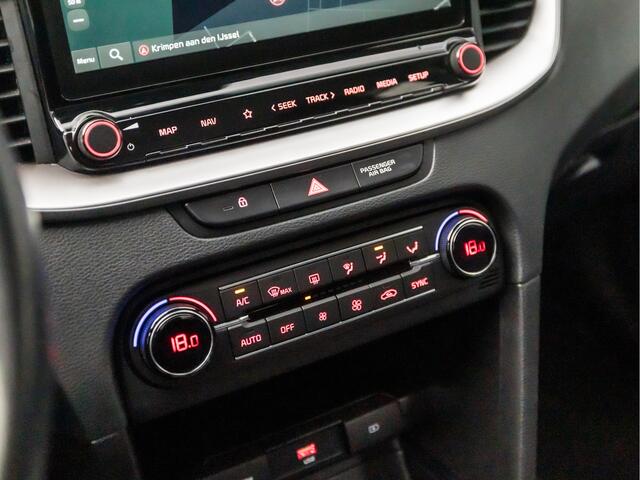 KIA CEE D Ceed Sportswagon 1.0 T-GDi DynamicLine (APPLE CARPLAY, GROOT NAVI, CAMERA, XENON, GETINT GLAS, SPORTSTOELEN, PARKEERSENSOREN, LM VELGEN, CRUISE, LANE ASSIST, NIEUWSTAAT)