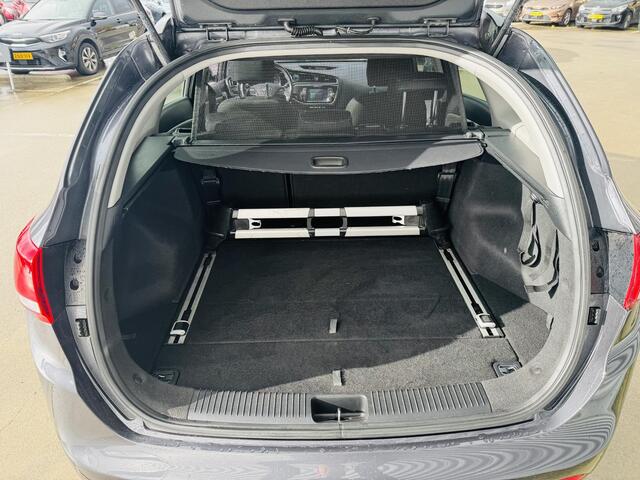 KIA CEE D cee'd Sportswagon 1.6 GDI DynamicLine Automaat6 | Clima | Stoelverwarming | Cruise | Camera | Navi