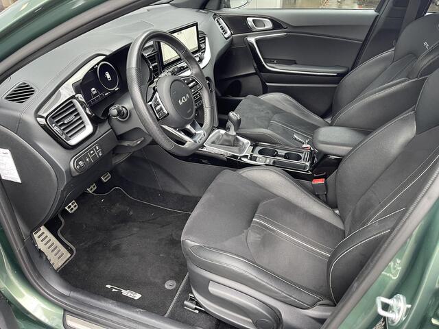 KIA CEE D Ceed Sportswagon 1.5 T-GDi GT-Line Elektrisch schuif-kanteldak | Dodehoeksensoren | Achteruitrijcamera | Cruise control adaptive | Climate control