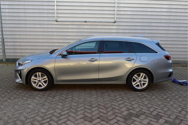 KIA CEE D Ceed Sportswagon 1.0 T-GDi DynamicPlusLine O.a: Afn. Haak, ACC, Camera, Stoel+stuurverw, Etc. All-in prijs!