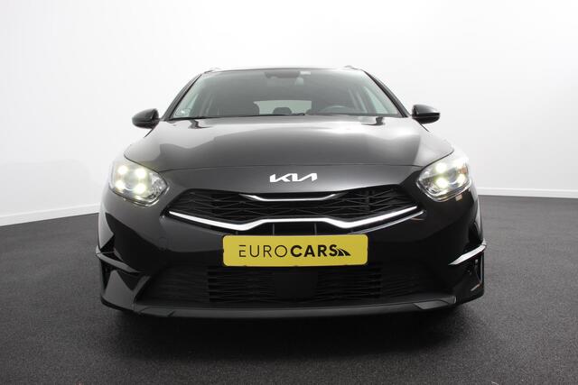 KIA CEE D Ceed Sportswagon 1.0 T-GDi Prestige | Navigatie | Apple Carplay / Android Auto | Climate Control | Cruise Control | Camera | Dab | Lichtmetalen Velgen | Lane Assist | Privacy Glass |