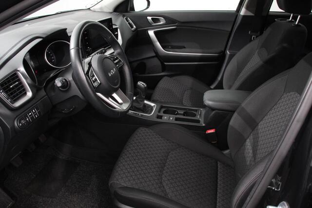 KIA CEE D Ceed Sportswagon 1.0 T-GDi Prestige | Navigatie | Apple Carplay / Android Auto | Climate Control | Cruise Control | Camera | Dab | Lichtmetalen Velgen | Lane Assist | Privacy Glass |