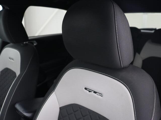 KIA CEE D Ceed 1.5 T-GDi MHEV GT-Line | 160pk | Camera | Carplay | Navigatie | Sportstuur | DAB | Parkeerhulp | Getint glas | Cruise control