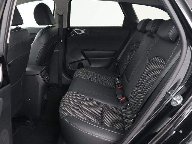 KIA CEE D Ceed 1.0 T-GDi DynamicPlusLine | Stoel & stuurverwarming | Trekhaak | Adaptive cruise | Camera | Carplay | Half leder | Navigatie | Keyless | Full LED | Climate control | Parkeerhulp