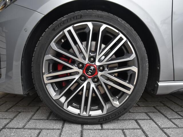 KIA CEE D Ceed 1.6 T-GDi GT / Panoramadak / JBL / 204 PK / 18" LMV / Elektrisch bedienbare bestuurdersstoel / Adaptive Cruise Control