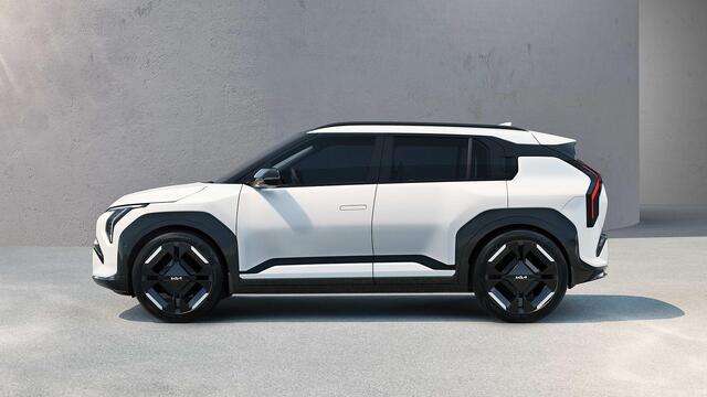 KIA EV3 Plus Advanced 81.4 kWh Tijdelijk Kia Subsidie ¤2950,- Bij Aanschaf | Nu te bestellen | Private Lease vanaf ¤398 | Geen BPM |