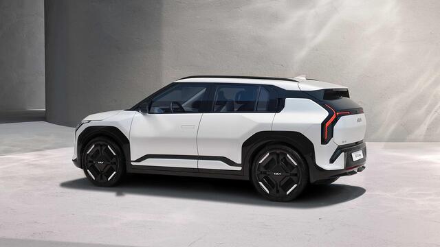 KIA EV3 Plus Advanced 81.4 kWh Tijdelijk Kia Subsidie ¤2950,- Bij Aanschaf | Nu te bestellen | Private Lease vanaf ¤398 | Geen BPM |