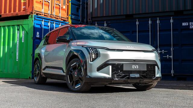 KIA EV3 Plus Advanced 81.4 kWh Tijdelijk Kia Subsidie ¤2950,- Bij Aanschaf | Nu te bestellen | Private Lease vanaf ¤398 | Geen BPM |