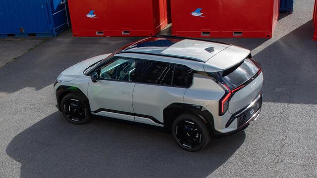 KIA EV3 Plus Advanced 81.4 kWh Tijdelijk Kia Subsidie ¤2950,- Bij Aanschaf | Nu te bestellen | Private Lease vanaf ¤398 | Geen BPM |