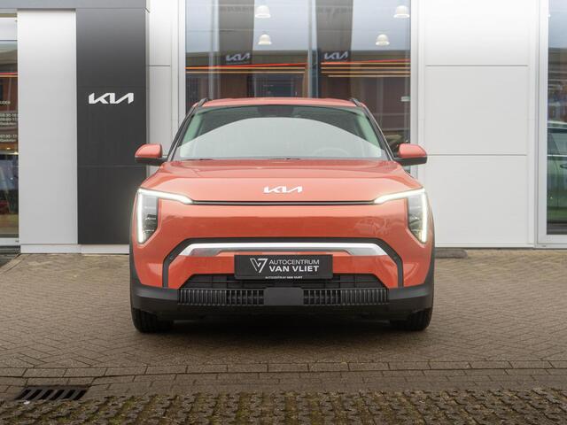 KIA EV3 Plus 81.4 kWh | Navigatie | Stoel en stuurverwarming | PDC voor en achter |
