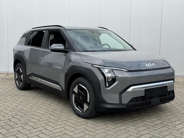 KIA EV3 Plus 58.3 kWh | Tijdelijk Kia inruilpremie ¤ 3000,- Bij Aanschaf | Parkeersensoren Voor + Achter | Camera | Adaptive Cruise | Keyless | DAB+ | Apple Carplay/ Android Auto