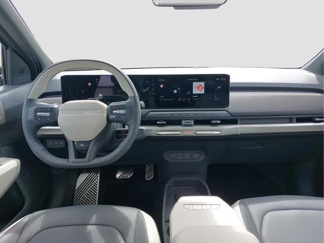 KIA EV3 GT-Line 81.4 kWh | Demo | C-striping | Lichtmetalen Velgen | Navigatie | Beschikbaar vanaf 17-11-2025