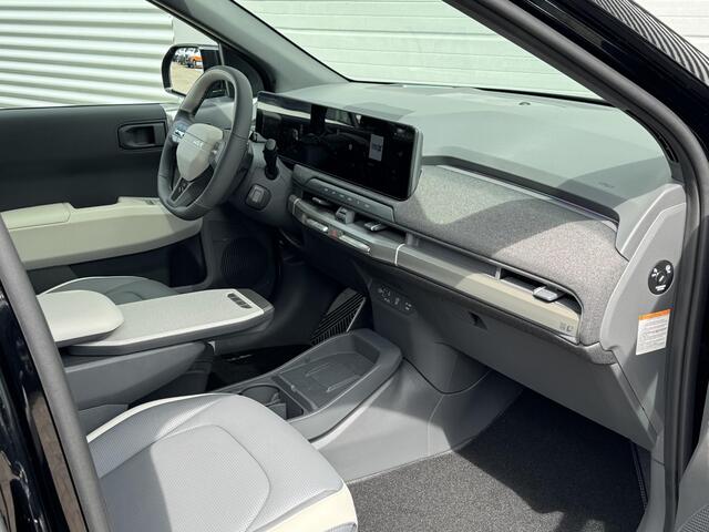 KIA EV3 GT-PlusLine 81.4 kWh | DEMO | Afneembare Trekhaak | Stoelventilatie | Panoramisch schuifkanteldak | Stoel ventilatie | 360 graden camera |