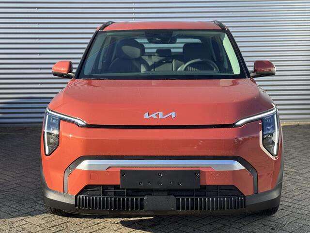 KIA EV3 Air 58.3 kWh VOORRAAD ACTIE | Snel leverbaar | Stoel/Stuurverwarming | Navigatie | Dodehoekdetectie | Led Koplampen |