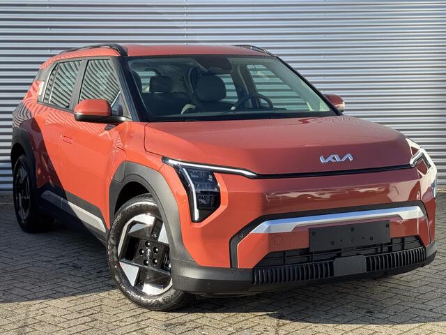 KIA EV3 Air 58.3 kWh VOORRAAD ACTIE | Snel leverbaar | Stoel/Stuurverwarming | Navigatie | Dodehoekdetectie | Led Koplampen |