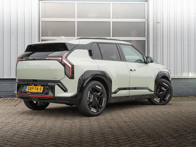 KIA EV3 GT-PlusLine 81.4 kWh Direct beschikbaar l Adventurine Green | 360 camera l l Harman Kardon l Stoel en stuurverwarming l Stoel ventilatie l Schuif kantel dak l