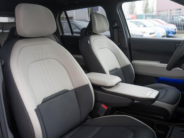 KIA EV3 GT-PlusLine 81.4 kWh Direct beschikbaar l Adventurine Green | 360 camera l l Harman Kardon l Stoel en stuurverwarming l Stoel ventilatie l Schuif kantel dak l