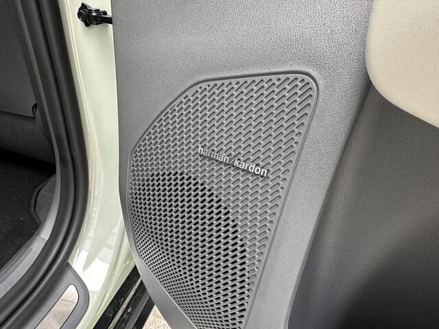 KIA EV3 GT-Line 81.4 kWh | Panoramaschuifdak | Harman Kardon | LED-koplampen | Verwarmbare achterbank | Ambient lighting |