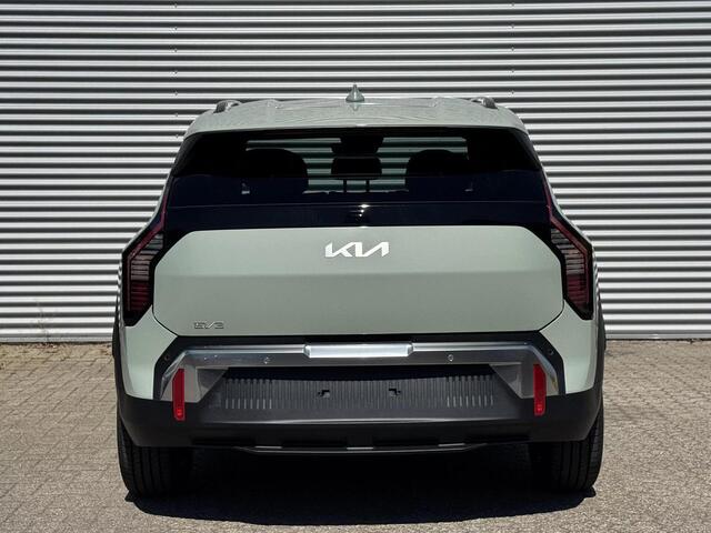 KIA EV3 Plus 58.3 kWh | Privacy Glass | Adaptive Cruise | Stoel- en stuurwielverwarming | Dodehoekassistentie |