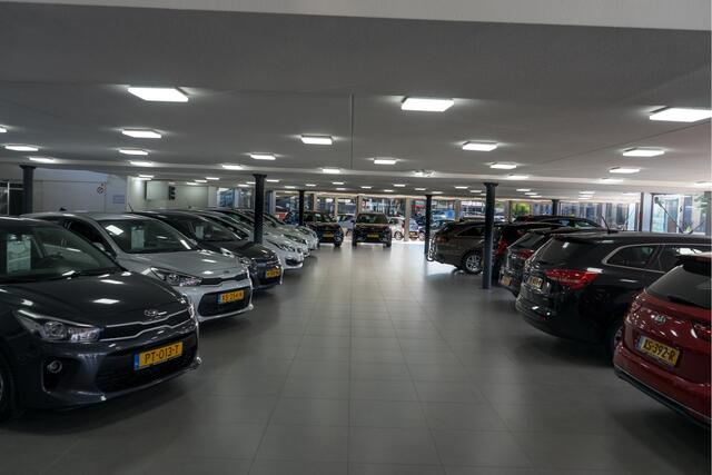 KIA EV6 Light Edition 63 kWh - ¤2.000 INRUILPREMIE - Navigatie - Getint Glas - Stoel-/stuurverwarming - Cruise Control - Fabrieksgarantie tot 02-2032