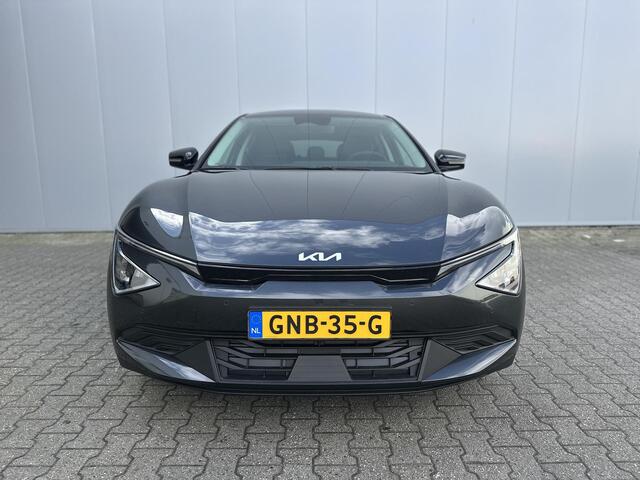 KIA EV6 Light Edition 63 kWh Elektromotor 125kW (A) | Stoel / stuurverwarming | Adaptive cruise controle | Parkeercamera / sensoren voor en achter |