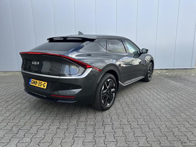 KIA EV6 Light Edition 63 kWh Elektromotor 125kW (A) | Stoel / stuurverwarming | Adaptive cruise controle | Parkeercamera / sensoren voor en achter |