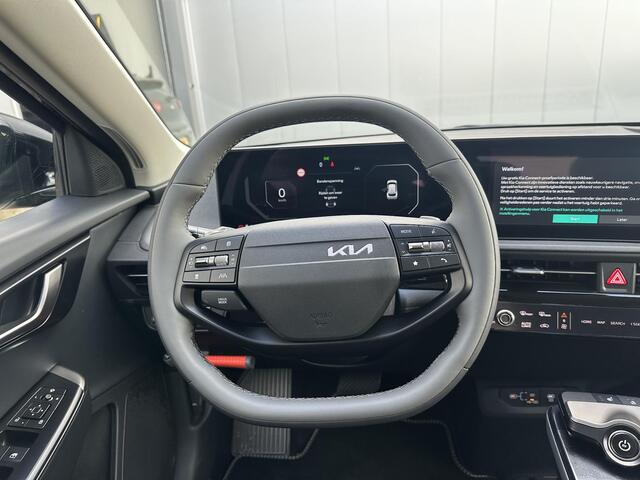 KIA EV6 Light Edition 63 kWh Elektromotor 125kW (A) | Stoel / stuurverwarming | Adaptive cruise controle | Parkeercamera / sensoren voor en achter |