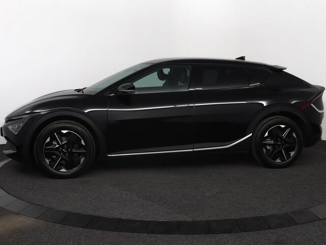 KIA EV6 Air 84 kWh ¤ 2.000 Inruilpremie - Voorstoelen verwarmd - Parkeerhulp voor & achter - Apple Carplay/Android Auto Direct Leverbaar!