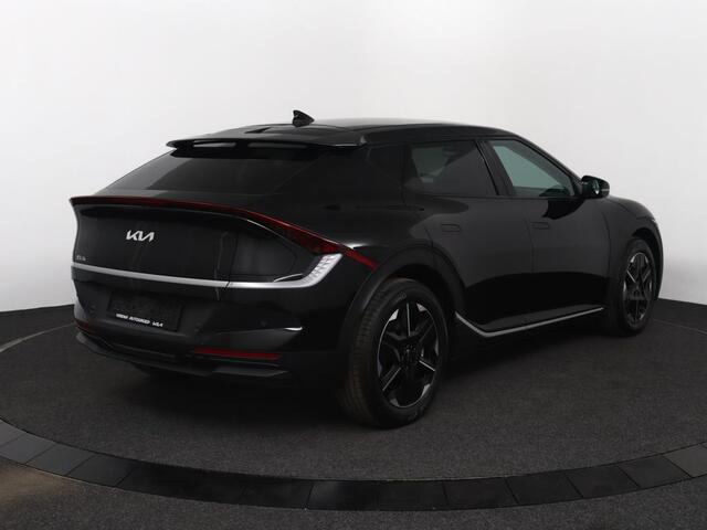 KIA EV6 Air 84 kWh ¤ 2.000 Inruilpremie - Voorstoelen verwarmd - Parkeerhulp voor & achter - Apple Carplay/Android Auto Direct Leverbaar!