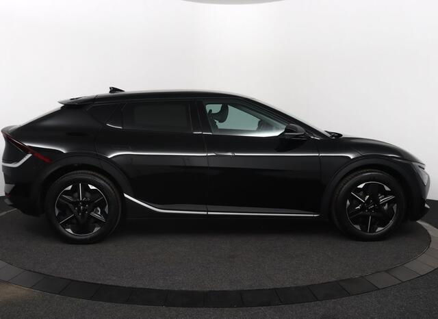KIA EV6 Air 84 kWh ¤ 2.000 Inruilpremie - Voorstoelen verwarmd - Parkeerhulp voor & achter - Apple Carplay/Android Auto Direct Leverbaar!