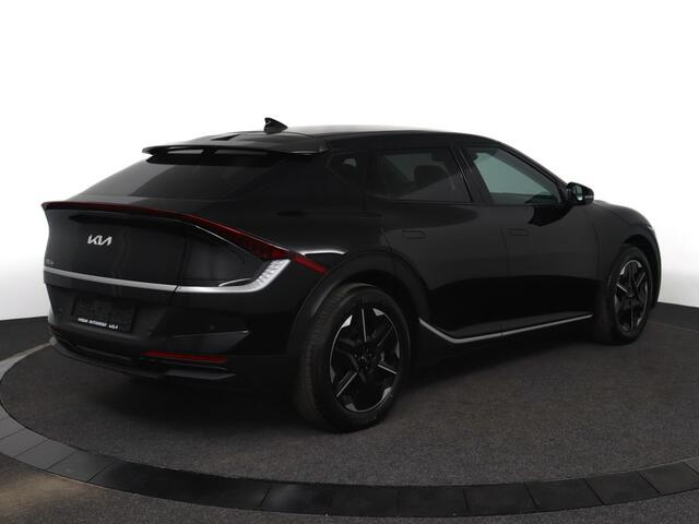 KIA EV6 Air 84 kWh ¤ 2.000 Inruilpremie - Voorstoelen verwarmd - Parkeerhulp voor & achter - Apple Carplay/Android Auto Direct Leverbaar!