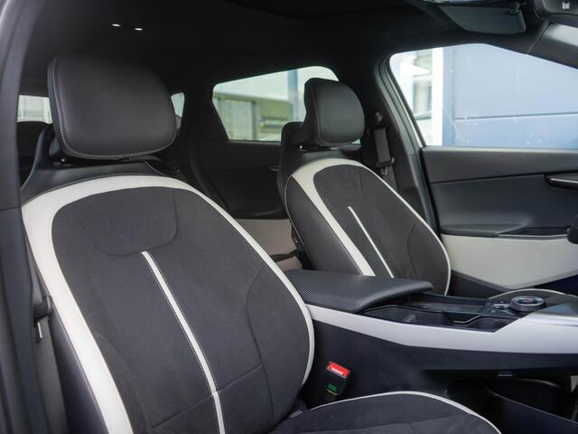 KIA EV6 GT-Line 84.0 kWh Direct leverbaar | Nieuw op voorraad | Panoramadak | Stoelverwarming en -ventilatie | 20 inch velgen | 360° Camera | Meridian Surround | Digital Key 2.0 | Aut. Kofferklep