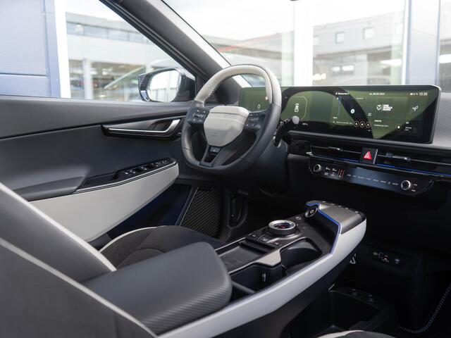 KIA EV6 GT-Line 84.0 kWh Direct leverbaar | Nieuw op voorraad | Panoramadak | Stoelverwarming en -ventilatie | 20 inch velgen | 360° Camera | Meridian Surround | Digital Key 2.0 | Aut. Kofferklep