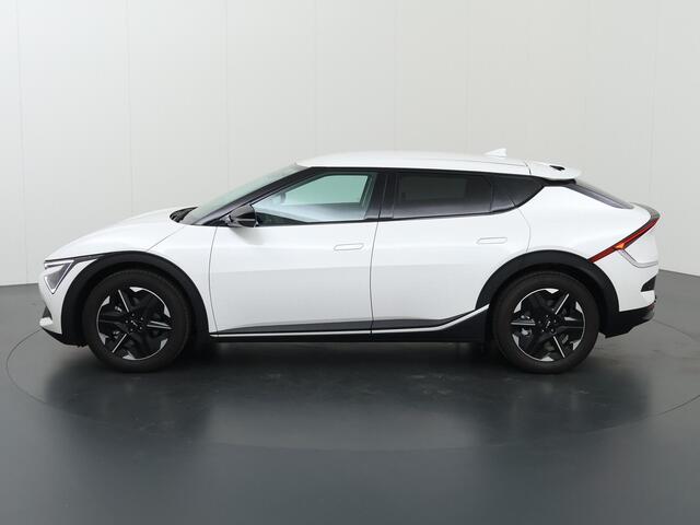 KIA EV6 Light Edition 63 kWh | Trekhaak | Stoel/Stuurwielverwarming | Navigatie | Parkeercamera | Climate Control |