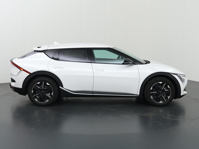 KIA EV6 Light Edition 63 kWh | Trekhaak | Stoel/Stuurwielverwarming | Navigatie | Parkeercamera | Climate Control |