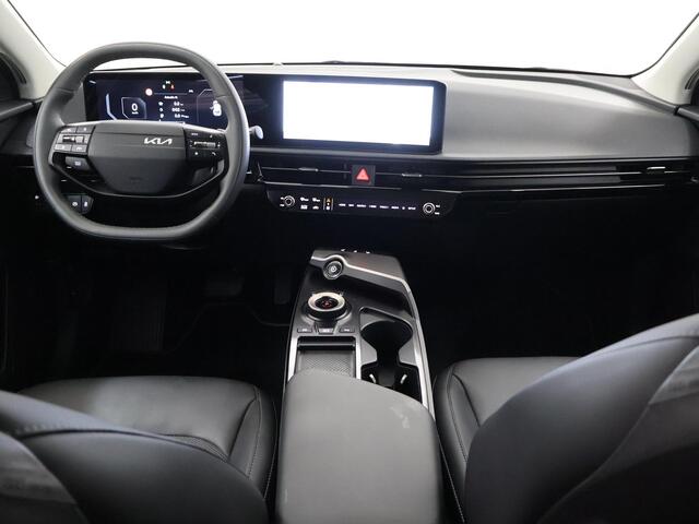 KIA EV6 Light Edition 63 kWh | Trekhaak | Stoel/Stuurwielverwarming | Navigatie | Parkeercamera | Climate Control |