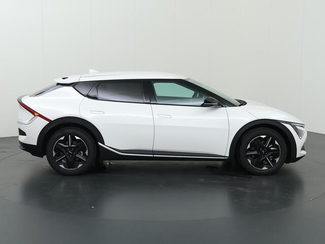 KIA EV6 Light Edition 63 kWh | Parkeercamera | Keyless Entry | Stoelverwarming | Apple Carplay | Android Auto |