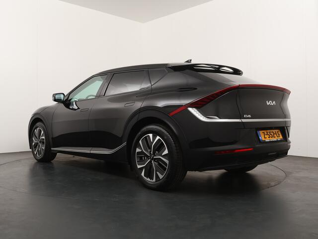 KIA EV6 Light Edition 58 kWh - SOH 99% - Stoelverwarming - Navigatie - LED koplampen - Privacy Glass - Fabrieksgarantie tot 05-2031