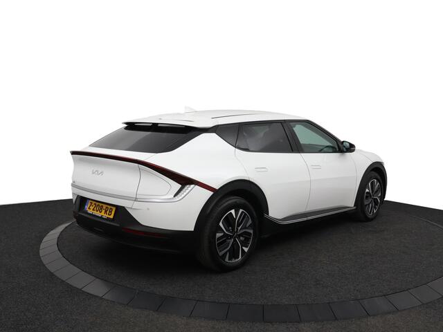 KIA EV6 Light Edition 58 kWh - SOH 98,9% - Stoel-/stuurverwarming - Cruise Control - Navigatie - Getint glas - Climate Control - Fabrieksgarantie tot 06-2031
